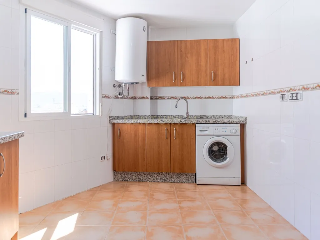 Apartamento T4 com Vista Panorâmica em Pulianas, Granada - Image 14