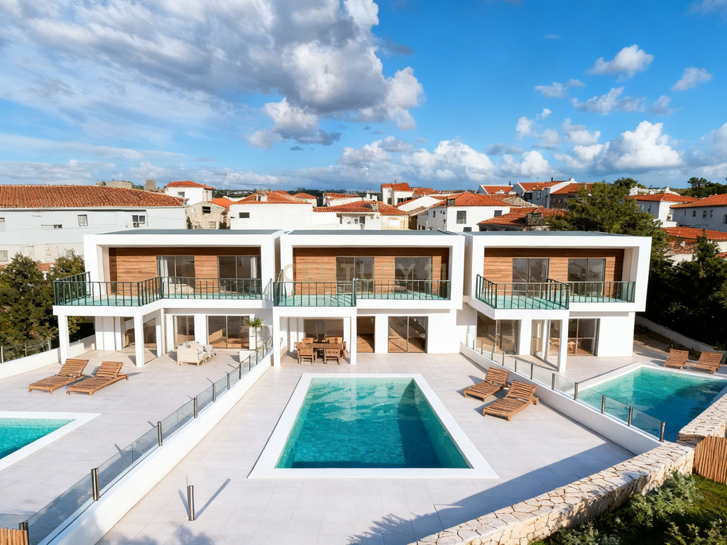 Moradia T3 com Piscina | Vista Lagoa de Óbidos e Foz do Arelho - Image 1