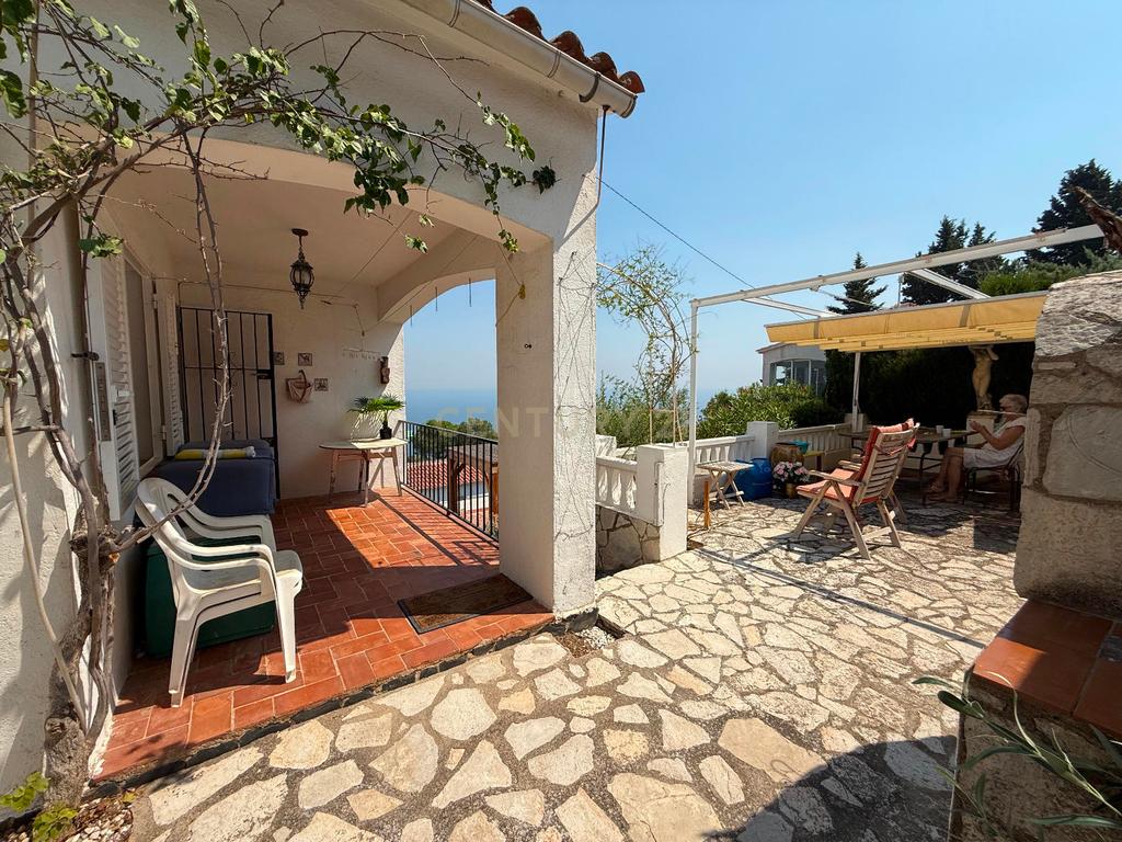 Cobertura com terraço, jardim e piscina privada com vista para o mar em Llançà - Image 16