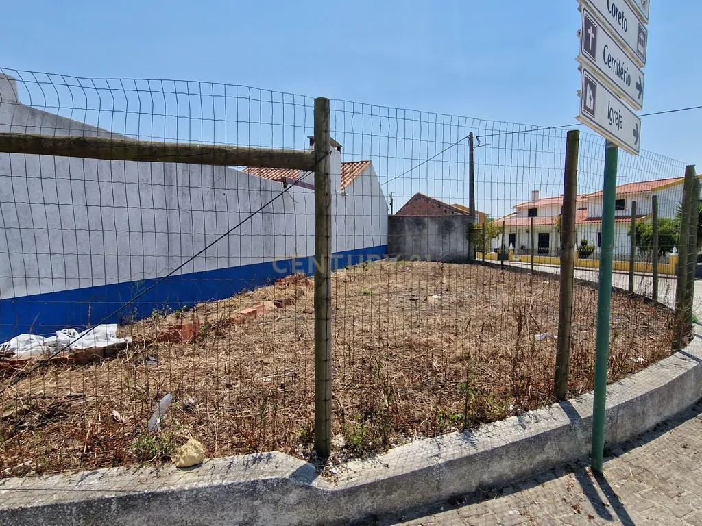 Armazém em lote de 195m2 - São Bartolomeu dos Galegos - Lourinhã - Image 1