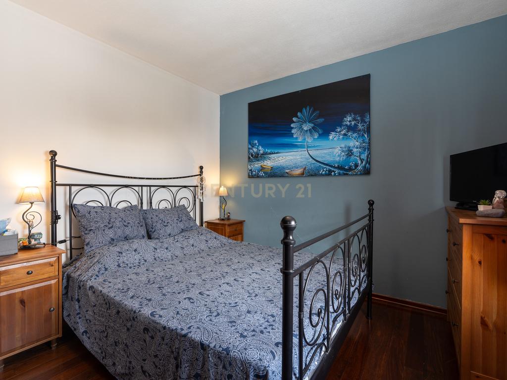 Apartamento T2 em Santo António dos Cavaleiros_Muito bem localizado - Image 15