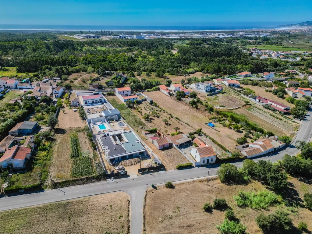 Moradia geminada em construção, com piscina e jardim na Boavista, Lavos, Figueira da Foz. - Image 17