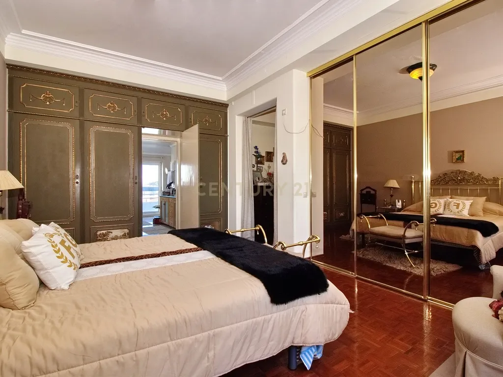 Apartamento T6 com Terraço e Vista 360º em Campolide - 314m² - Image 13