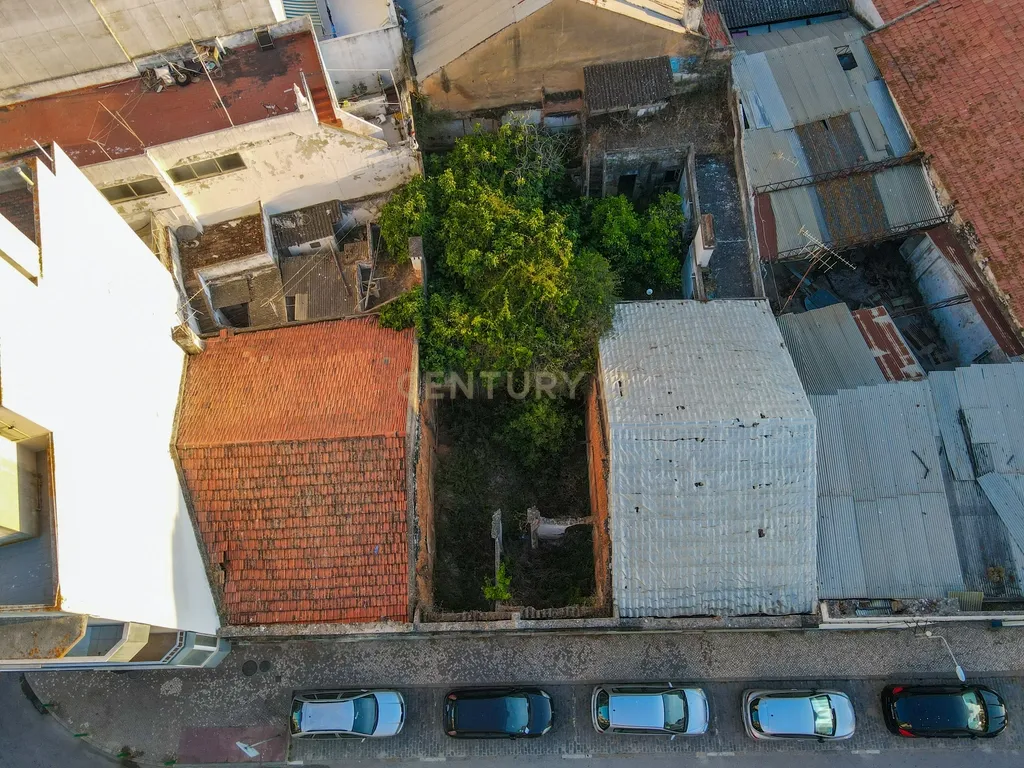 Ruína com 200m² no centro de Portimão - INVESTIMENTO - Image 16