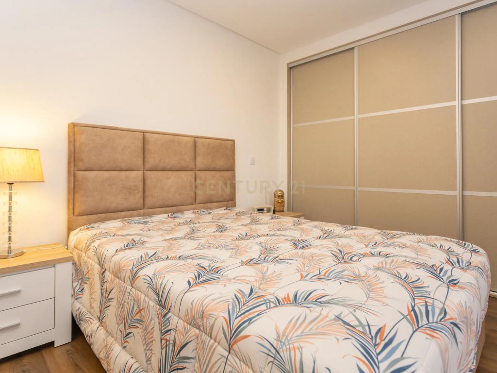 MORADIA ISOLADA na CAPARICA T4 c/ 3 SUITES, PISCINA AQUECIDA e PAINÉIS FOTOVOLTAICOS - Image 40