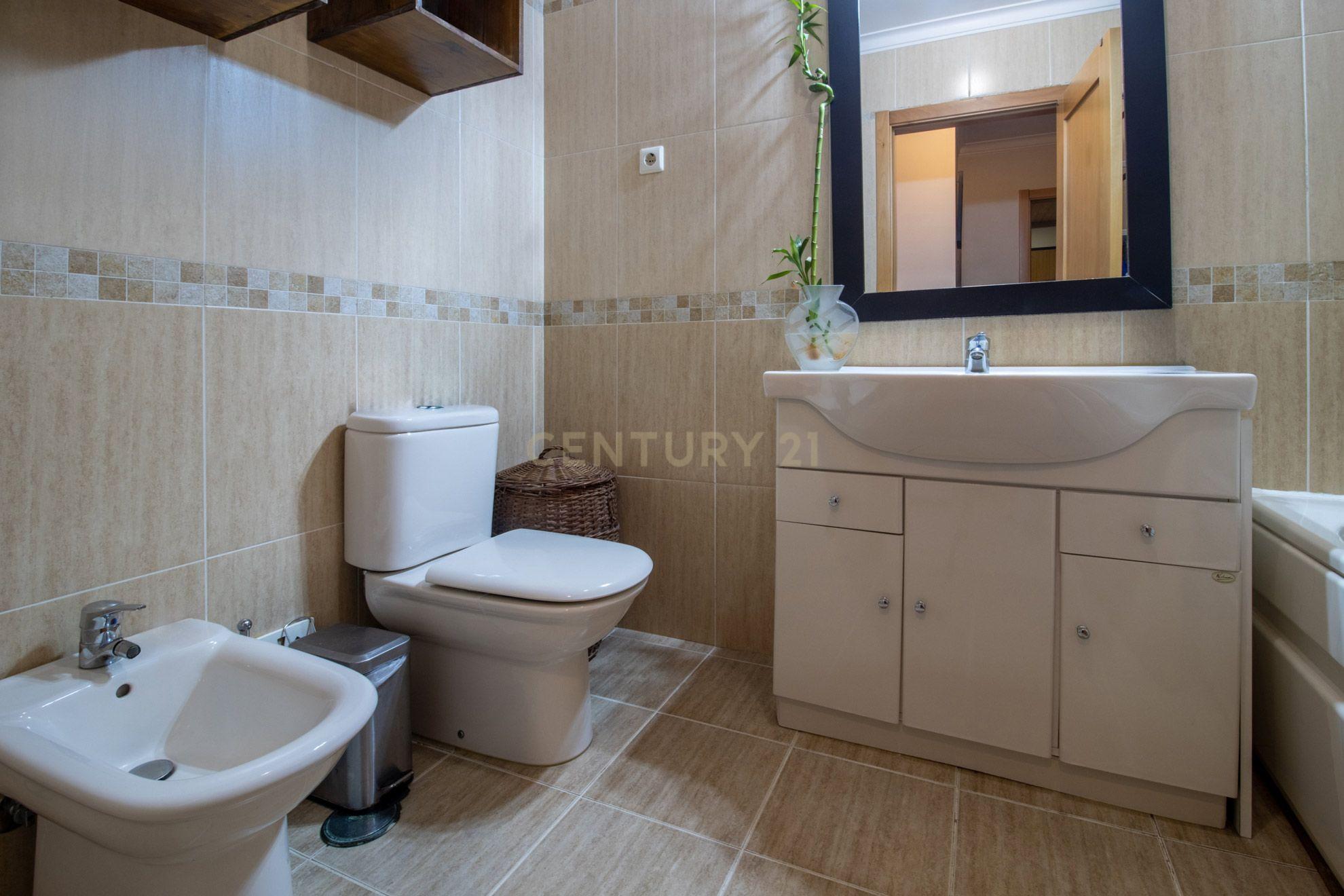 Fotografia 12 de Apartamento T2 em Alfeizerão | Excelentes Áreas