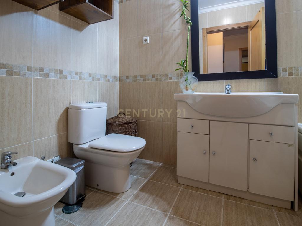 Apartamento T2 em Alfeizerão | Excelentes Áreas - Image 12