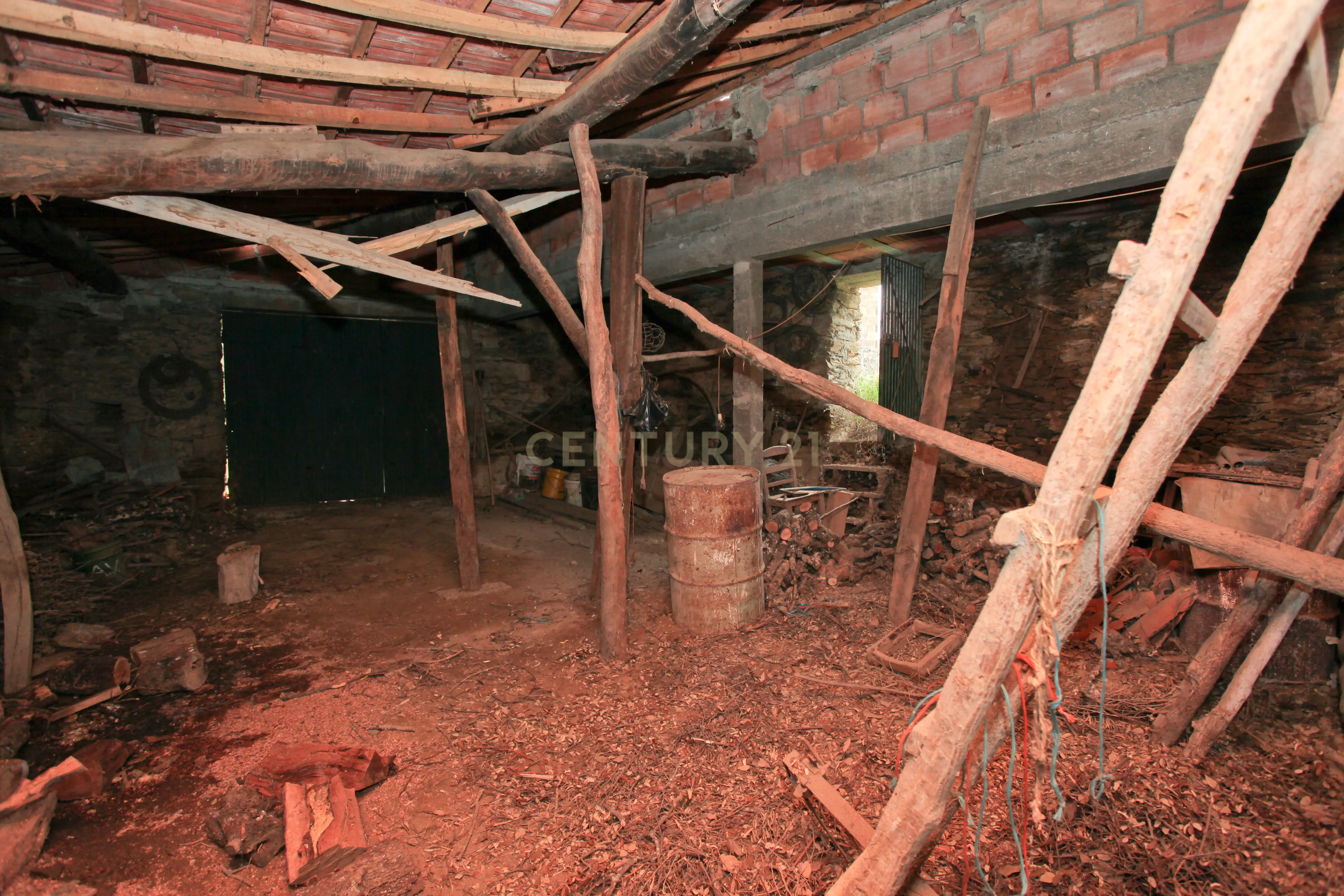 Moradia, Celeiro e Adega em Vilarelhos - Alfândega da Fé - Image 33