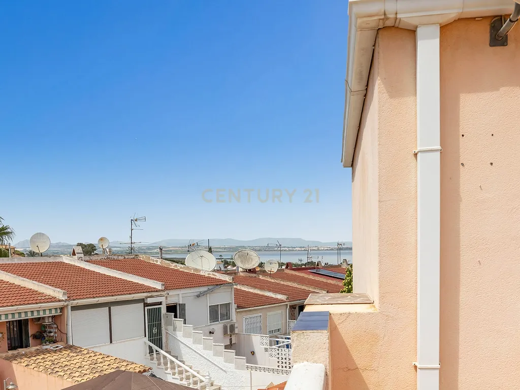 Chalet em Torrevieja, Alicante — Oportunidade de Investimento - Image 31