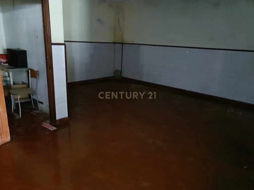 Espaço Comercial na Rua Passos Manuel, Alhandra - Image 6