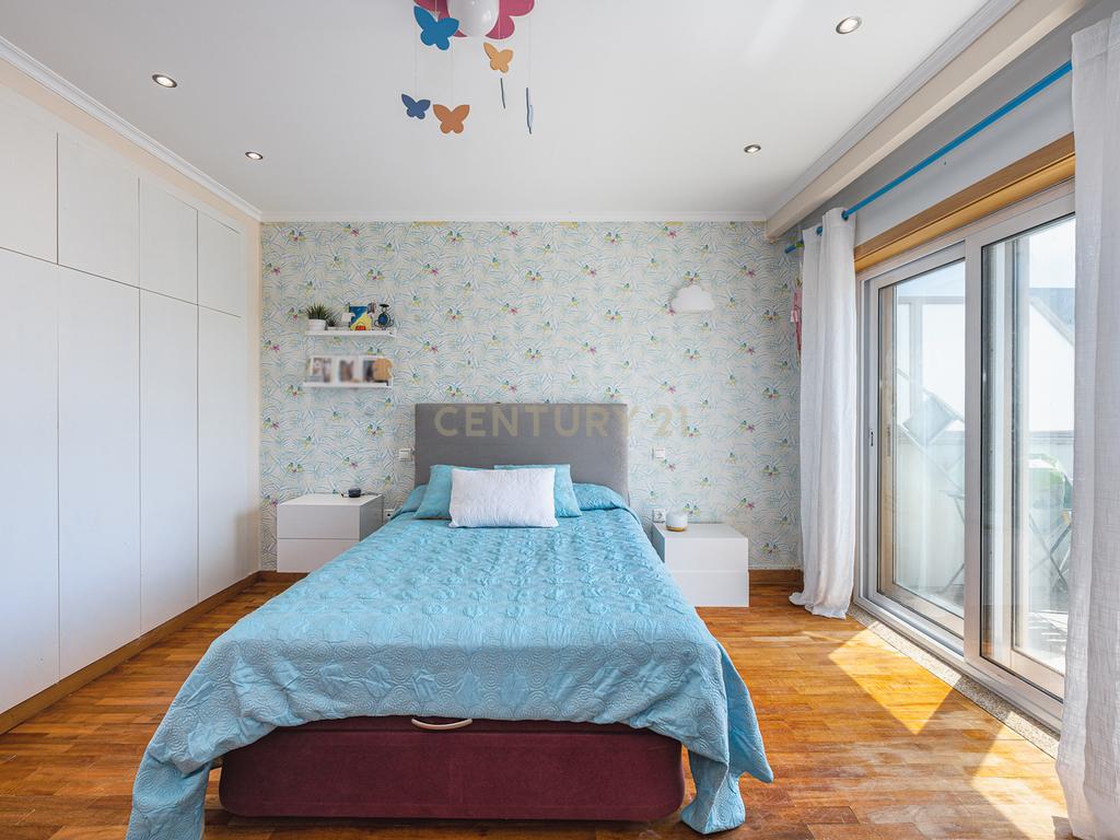 Moradia T4 com piscina e jardim a 2 passos da praia Lavra – Matosinhos - Image 60