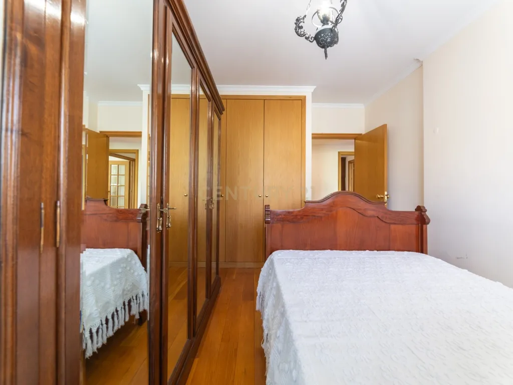 Apartamento T3 de Excelência na Foz do Douro – Porto - Image 10