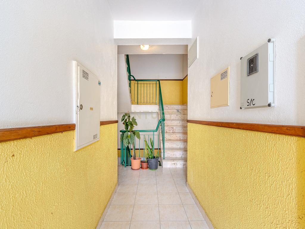 Apartamento T3 com Garagem no Centro de Tunes - Image 23