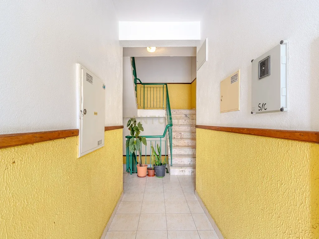 Apartamento T3 com Garagem no Centro de Tunes - Image 23