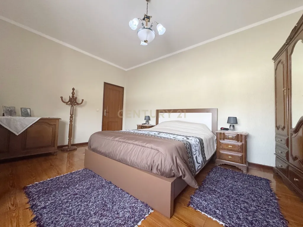 Moradia com 3 Apartamentos com área exterior em Vilela, Paços de Ferreira - Image 32