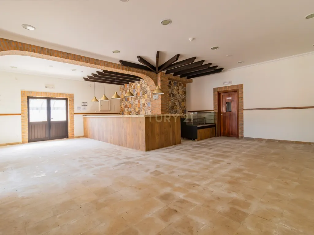 MORADIA EXCLUSIVA EM ALCOBAÇA – CONFORTO, ESPAÇO E POTENCIAL DE INVESTIMENTO! - Image 35