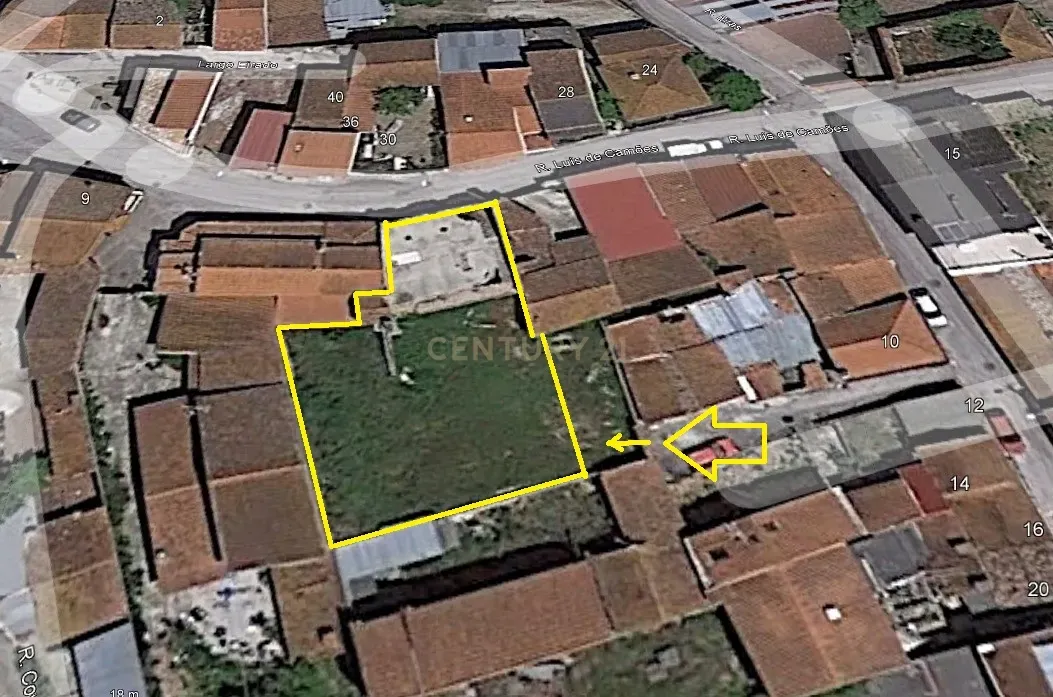 Moradia para reconstruir com terreno - Ameal - Taveiro - Image 1