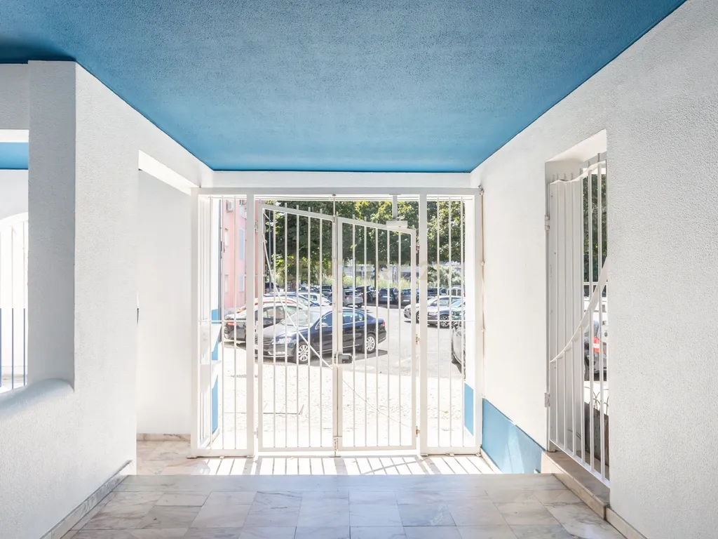 Apartamento T3 Remodelado em São Domingos de Benfica | 2 WC - Image 27