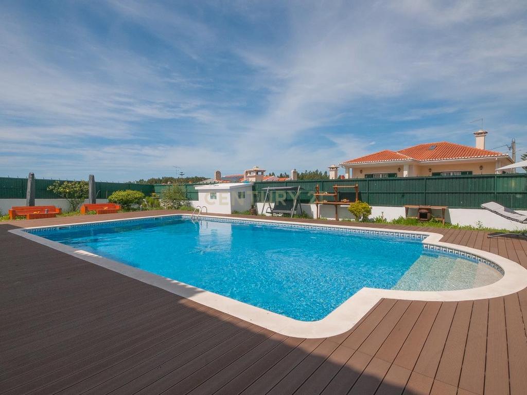 Moradia com 480m2 e piscina, na Ericeira - Image 4