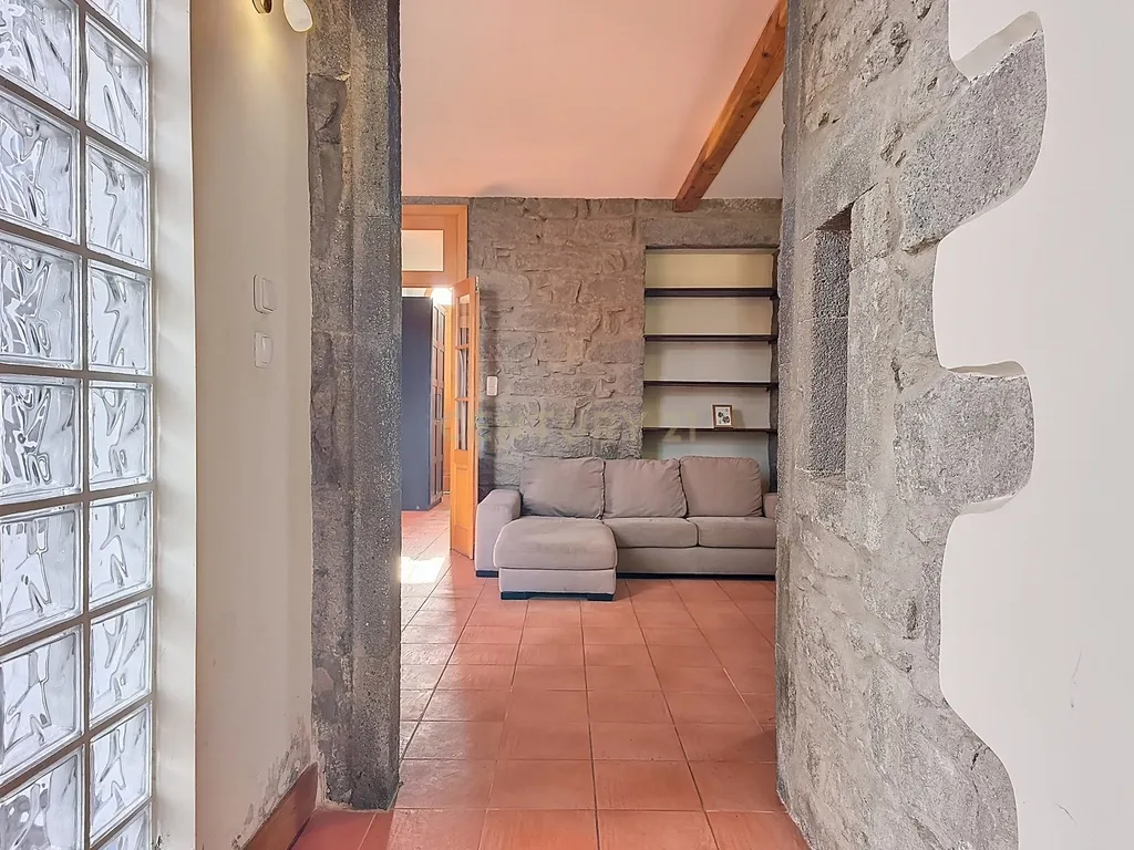 Rústico de Luxo – Moradia Renovada com Vista Mar Deslumbrante - Image 30
