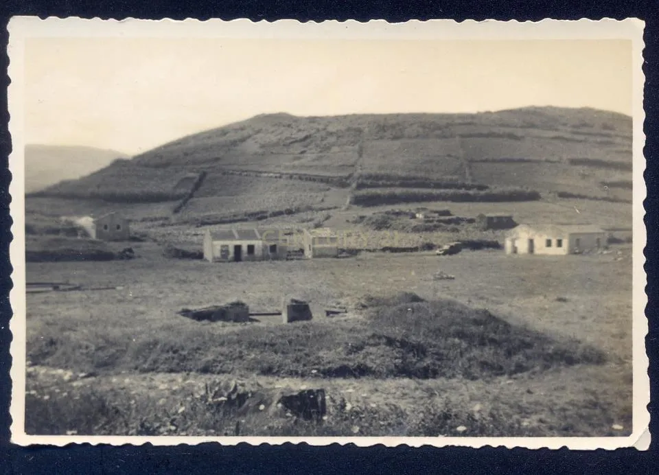 Propriedade Única com Mais de 18.000 m² Junto à Praia de Santana – Duas Casas de Pedra Históricas - Image 5
