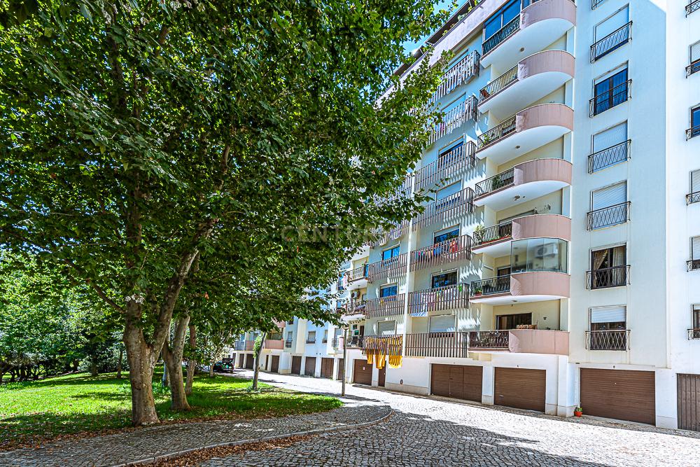 Apartamento de 4 assoalhadas em Zona Premium c/ 122m2 VANICELOS - SETUBAL - Image 8