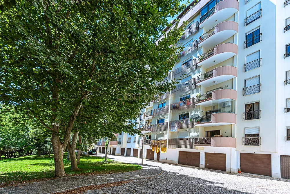 Apartamento de 4 assoalhadas em Zona Premium c/ 122m2 VANICELOS - SETUBAL - Image 8