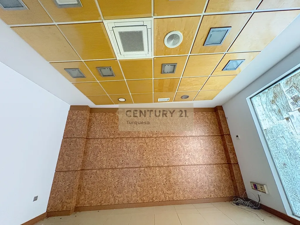 Amplo local comercial em Benalmádena, Málaga, com excelente localização - Image 29