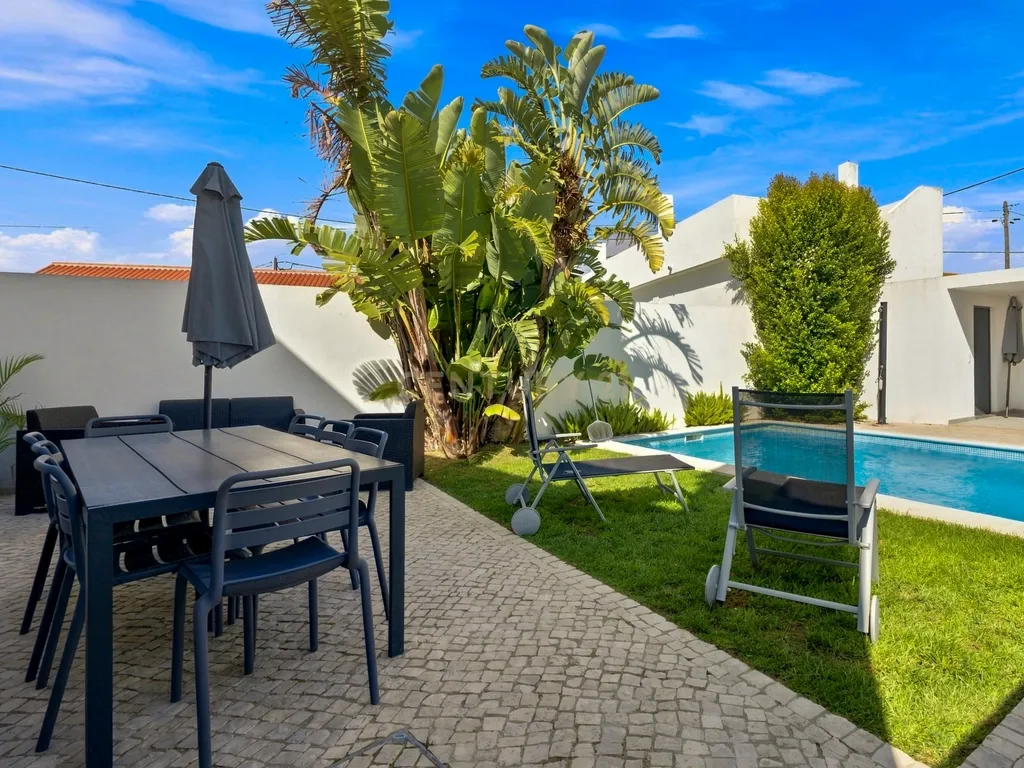 Moradia T4 +1 com piscina totalmente remodelada com painéis solares na Lourinhã ( São Bartolomeu dos Galegos) - Image 17