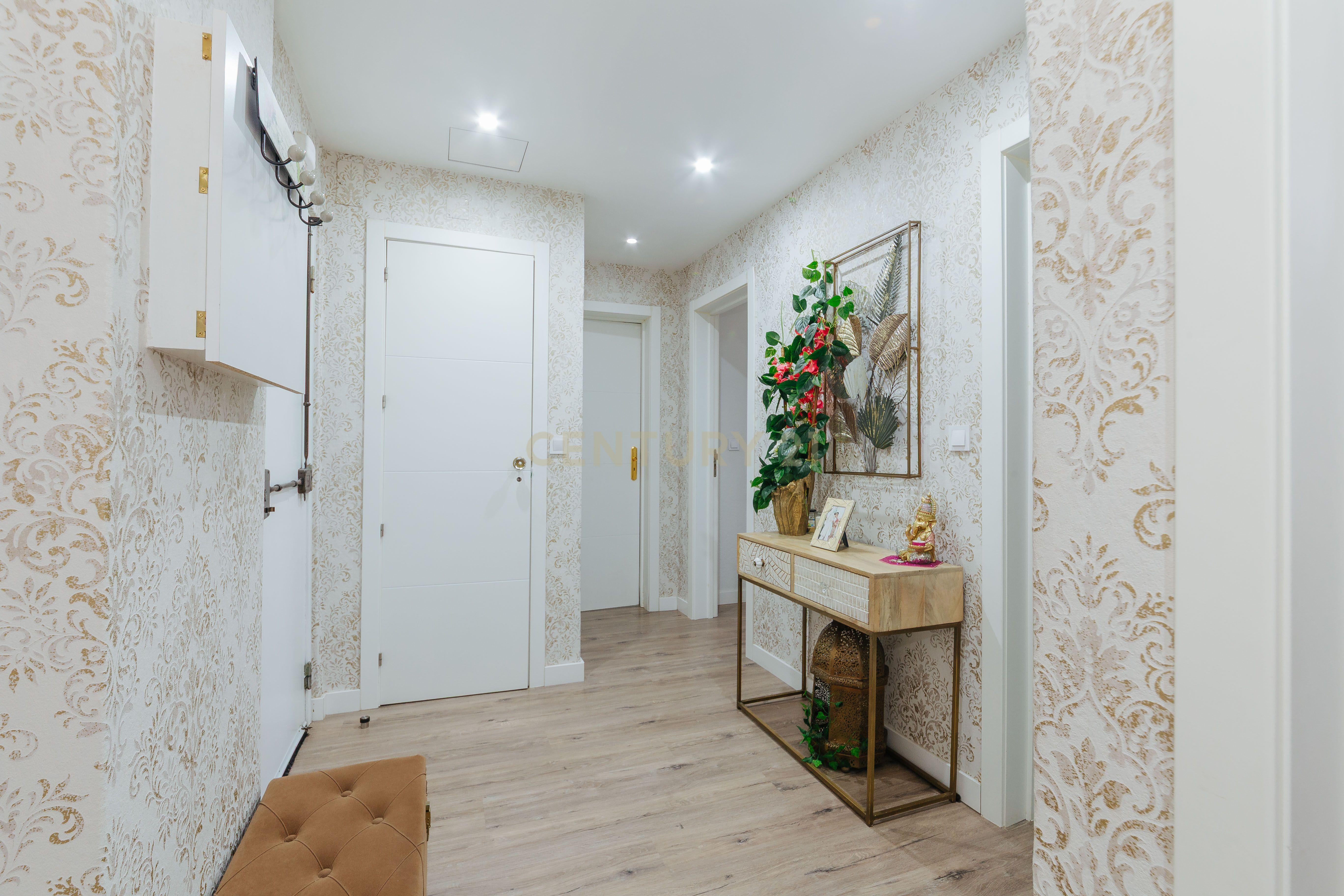 Fotografia 10 de Apartamento T2 Remodelado em Sacavém