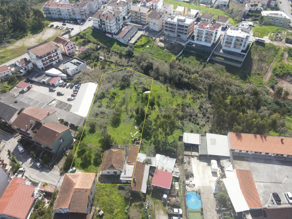 Excelente oportunidade de investimento no centro de São Martinho do Bispo, Coimbra. As referências C0289-01959 (moradia e terreno) e C0289-01957 (terreno) são vendidas em conjunto. - Image 52