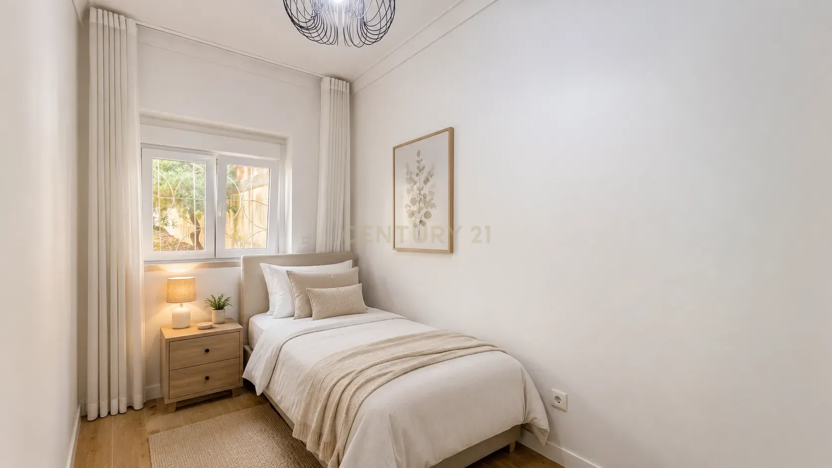 Fotografia 7 de T2 Renovado em Belém, junto ao CCB, com Lareira e Ar Condicionado