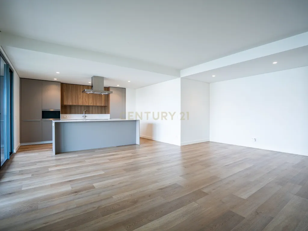 Exclusivo T3 no Terraces Mirear com Varanda, Piscina, Ginásio e Sauna – Miraflores - Image 1
