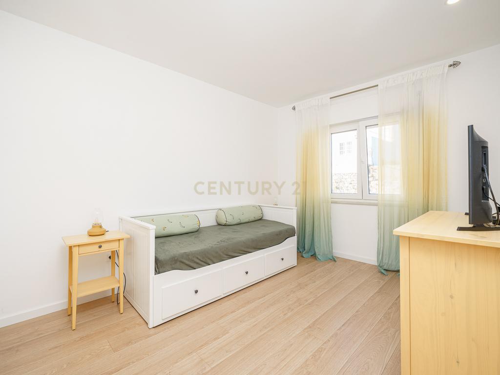 APARTAMENTO T3, TOTALMENTE REMODELADO, PARA VENDA NO CENTRO DE SETÚBAL - Image 11