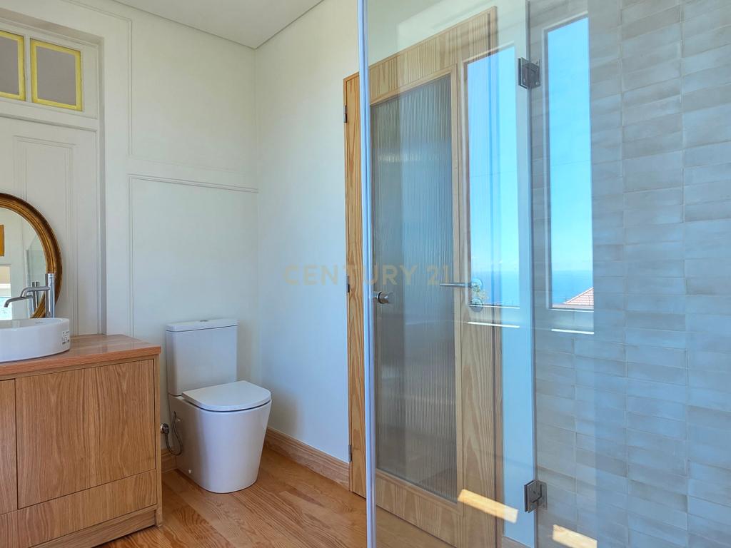 Moradia T2 com amplo terreno na Calheta - Image 18