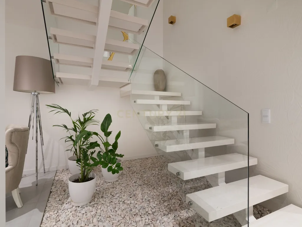 Moderna Moradia T3 em Caneças com Piscina - Image 19