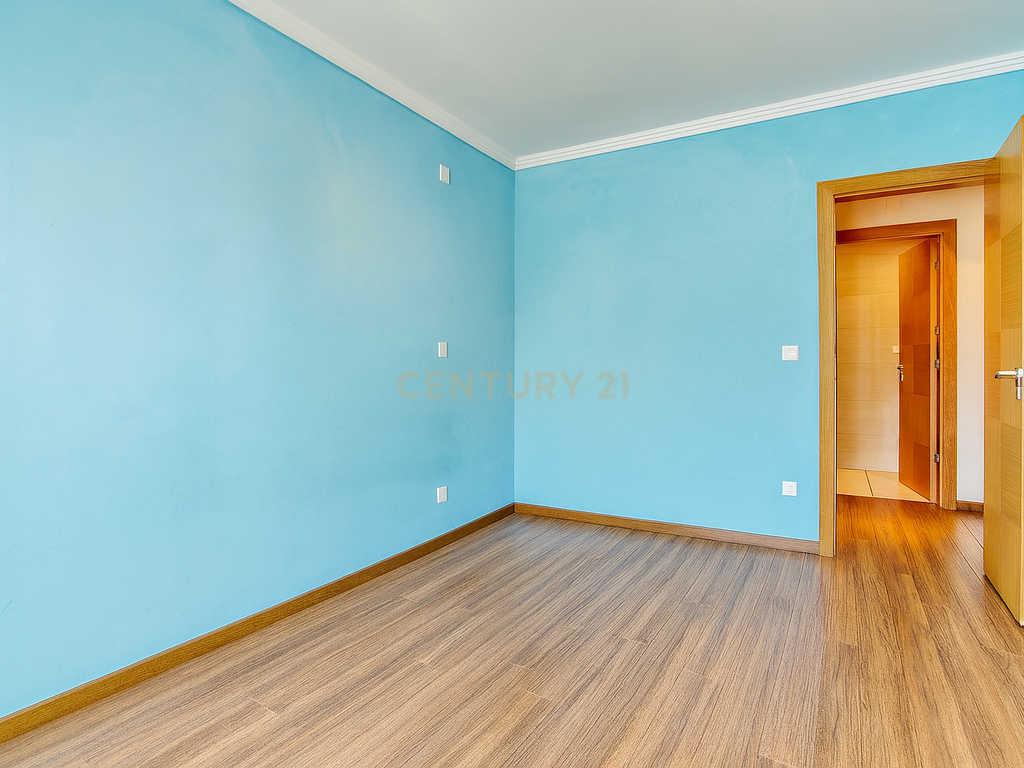 T2 com Box e Arrecadação – Ramada, Odivelas - Image 12