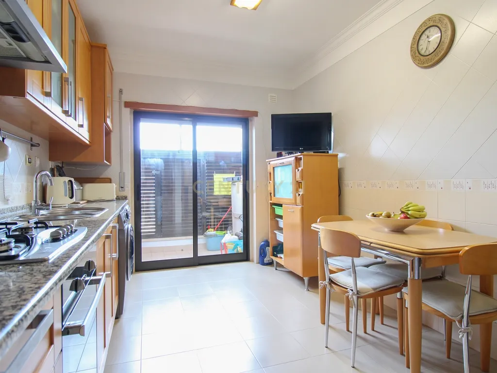 Apartamento T3 centro Palmela - Image 13