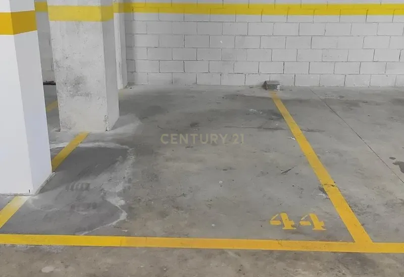 Garagem - Image 1