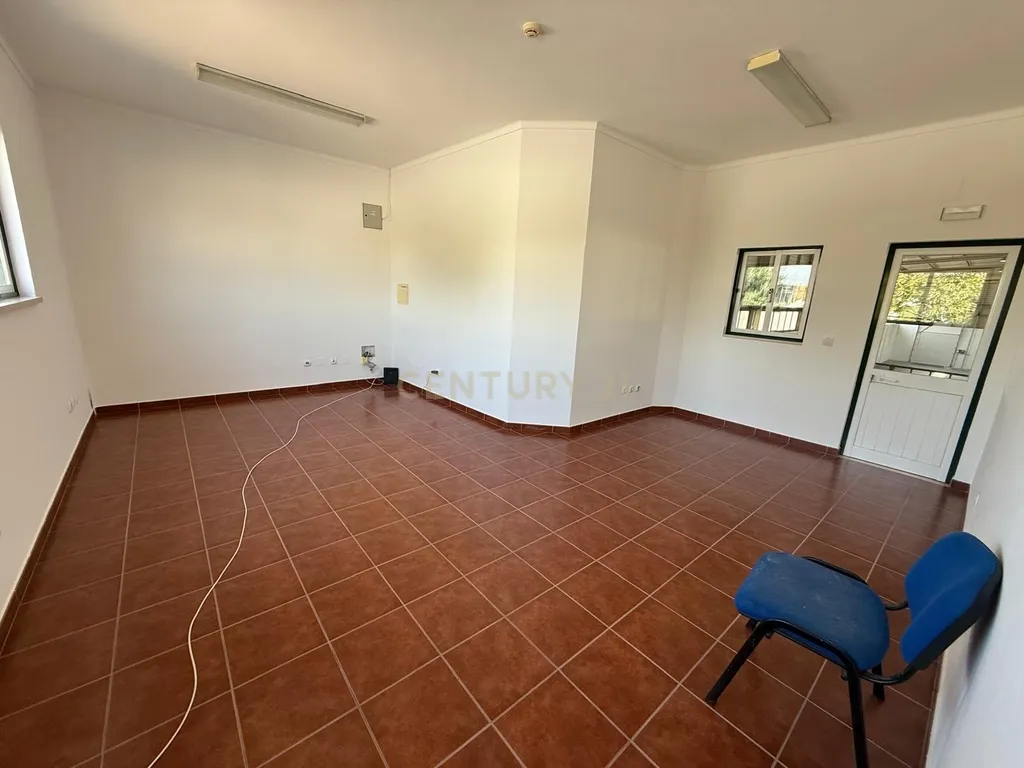 Armazém Industrial para Arrendamento – Riachos, Torres Novas - Image 14