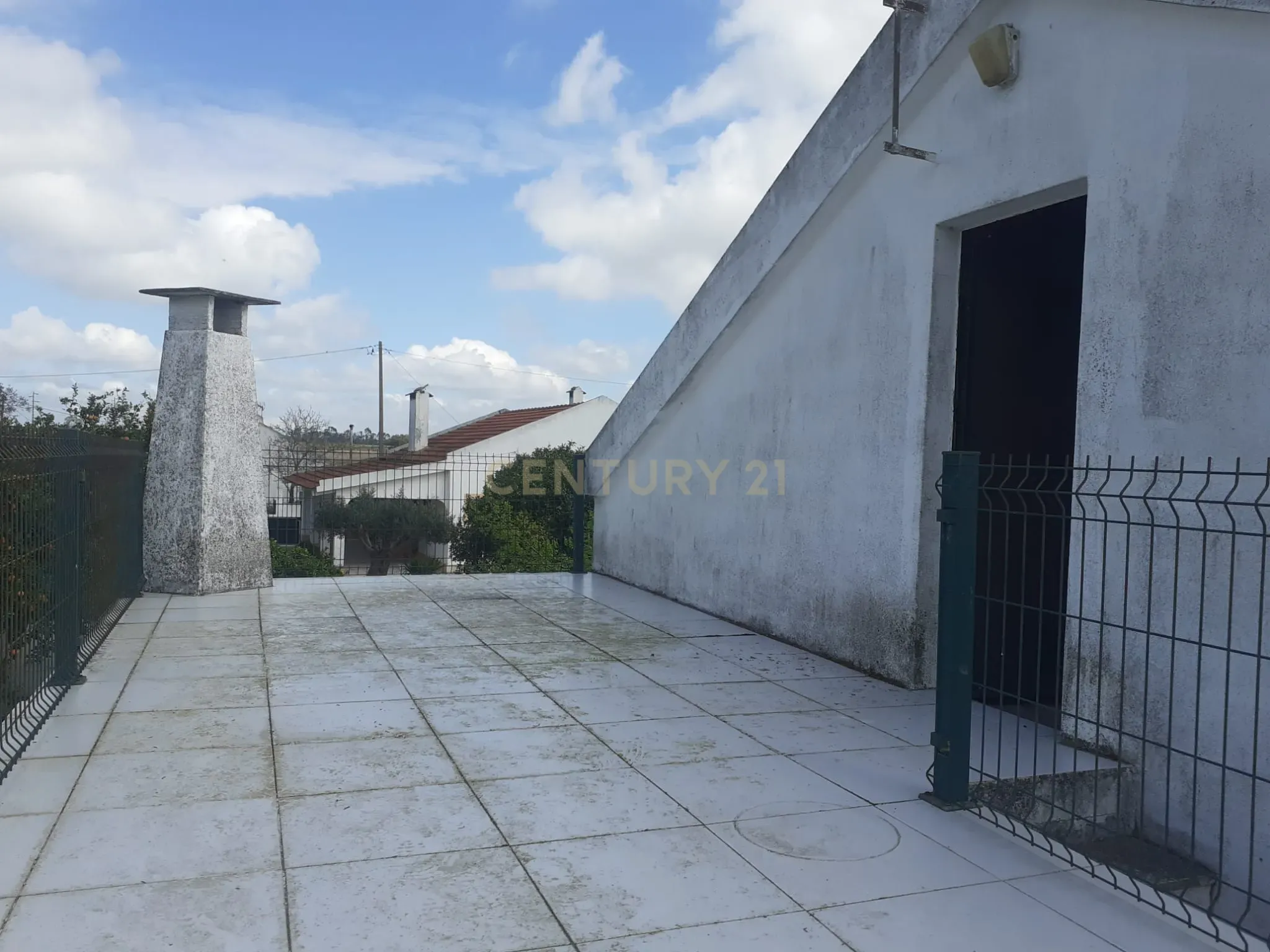 Fotografia 7 de Exclusivo | Terreno com Benfeitorias em Santo Isidro de Pegões