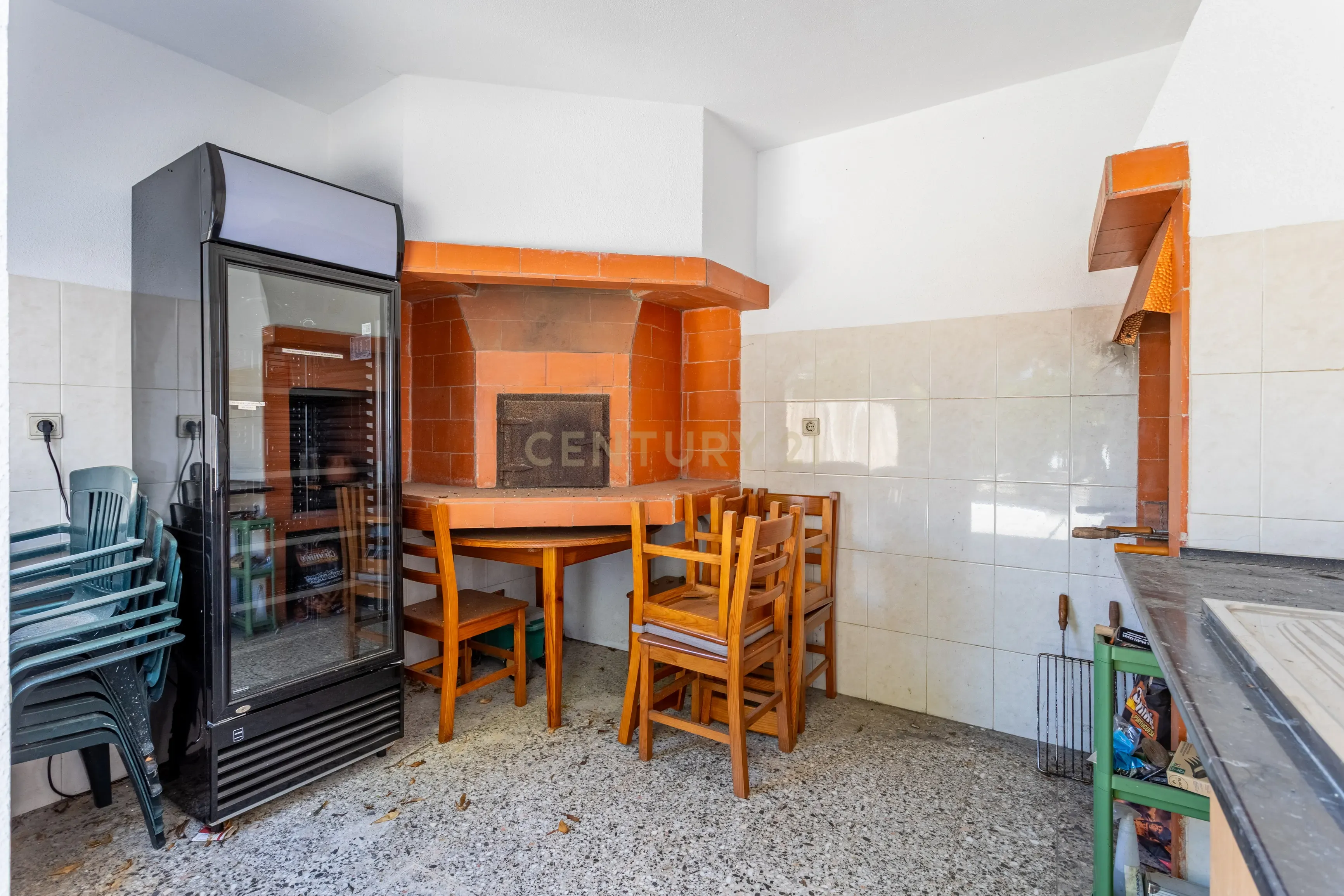 Moradia T5 isolada, inserida num lote de terreno de 750m2 em Casal de Cambra - Image 32