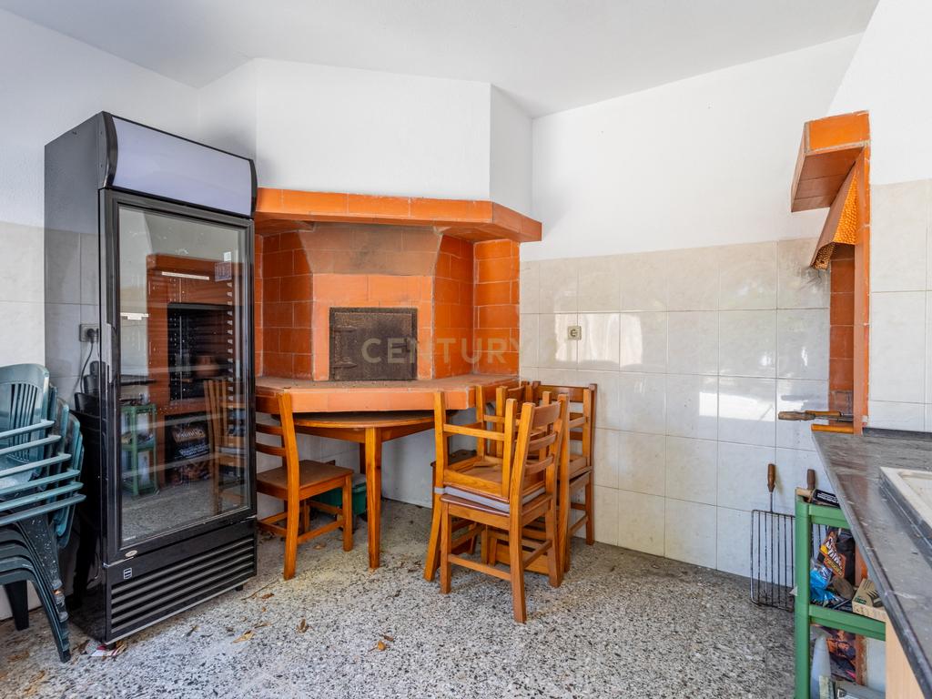 Moradia T5 isolada, inserida num lote de terreno de 750m2 em Casal de Cambra - Image 32