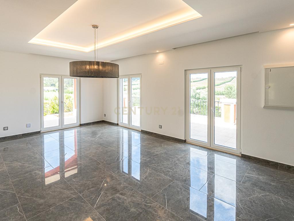 Moradia T6 de Luxo - 924 m² - Piscina - São Pedro da Cadeira - Nova - Image 12