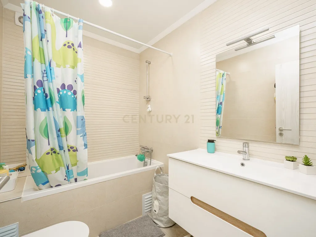 Apartamento T4 renovado | 175 m² | 3 varandas | Bairro do Liceu, Setúbal - Image 31