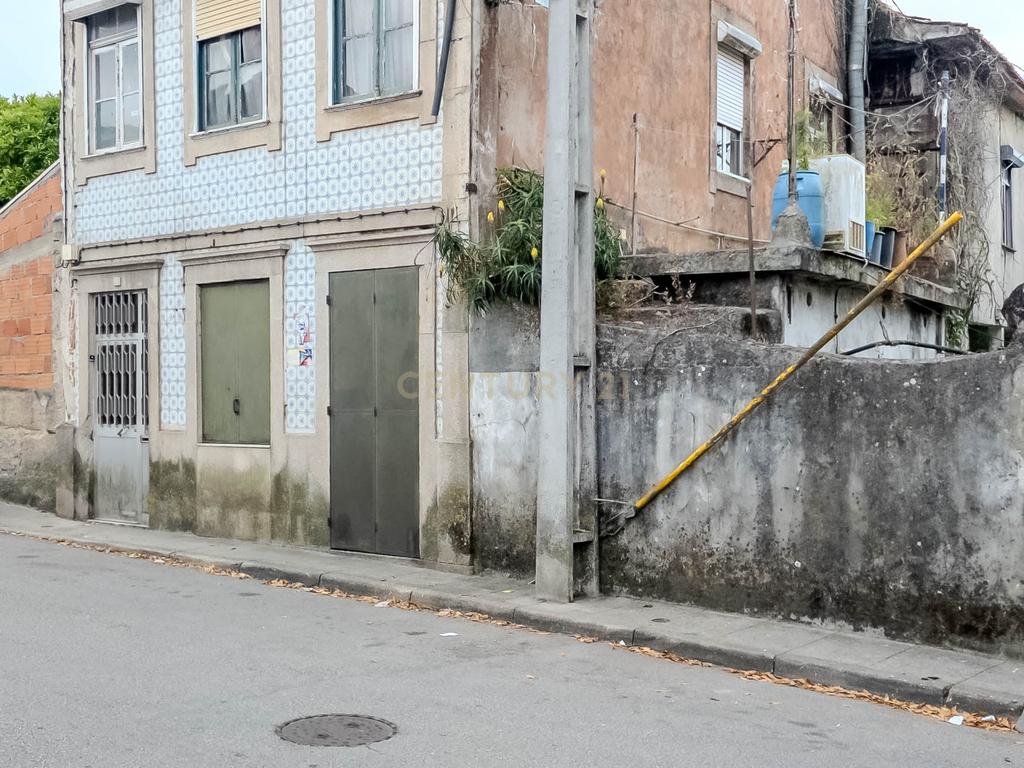 4 imóveis para reabilitação em Propriedade Total - Rio Tinto (Venda Nova) - Image 2