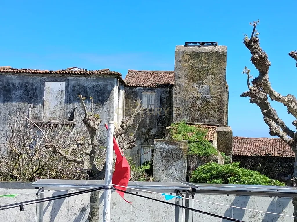 Moradia Histórica para Reabilitação | Primeira Linha de Mar | Fenais da Luz - Image 6