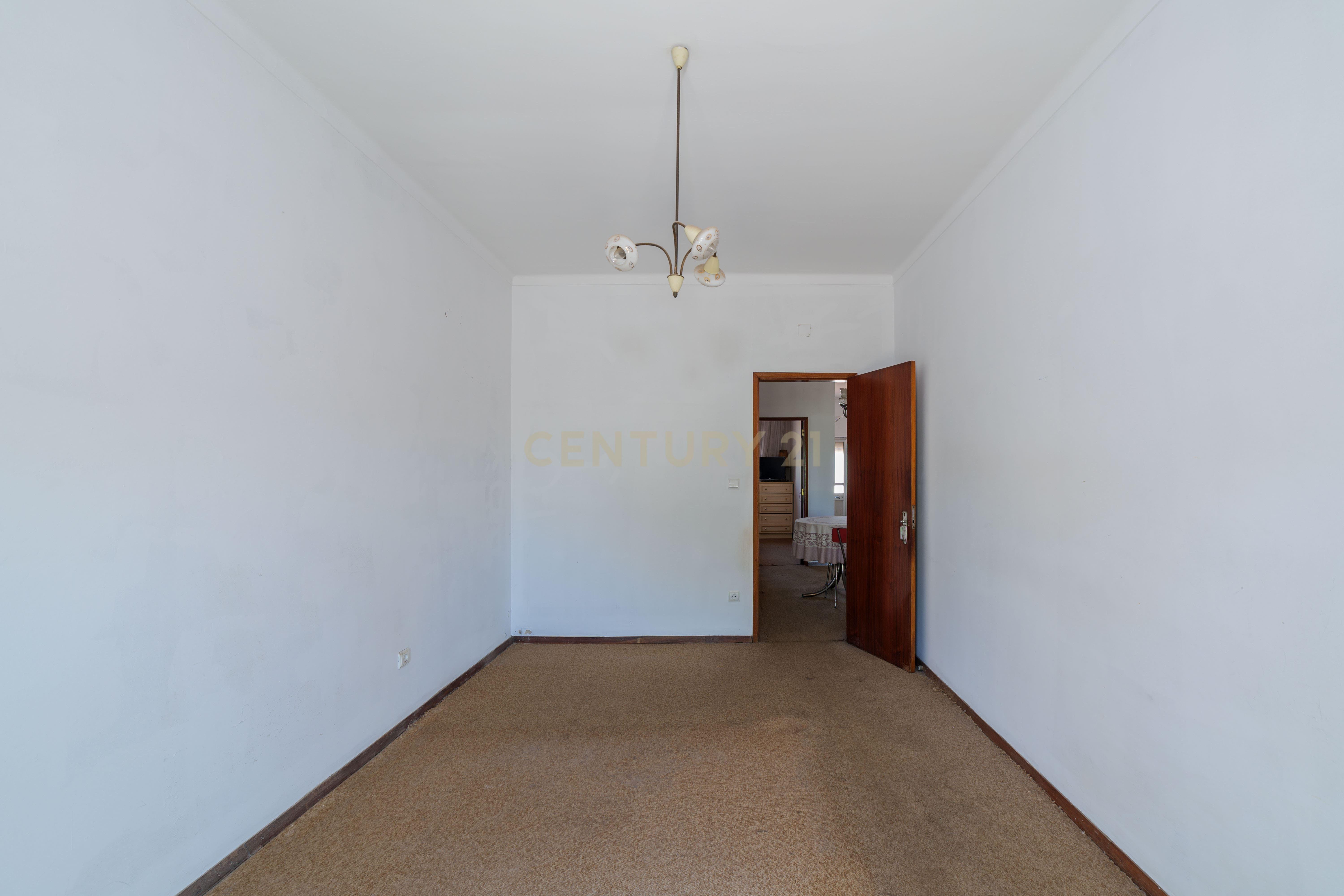 Moradia T3 com Espaço Comercial no Centro de Tavira – Largo de São Brás - Image 26