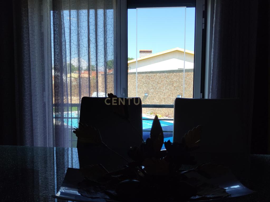 Moradia T4 com piscina em Gaeiras, Marinha Grande. - Image 10