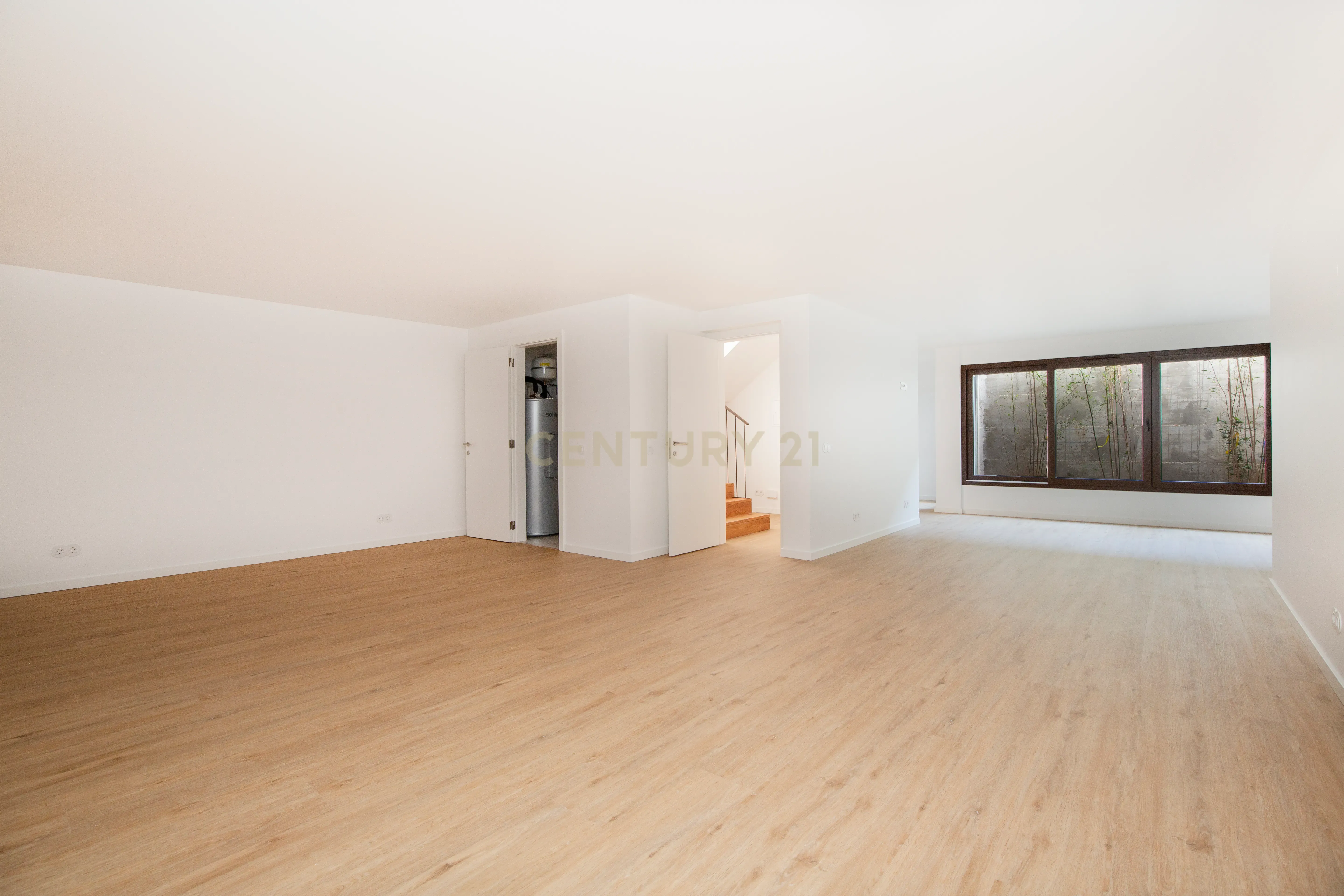 Moradia T3+1 em Murches | Lote 340m² | Piscina | Jardim | Garagem - Image 17